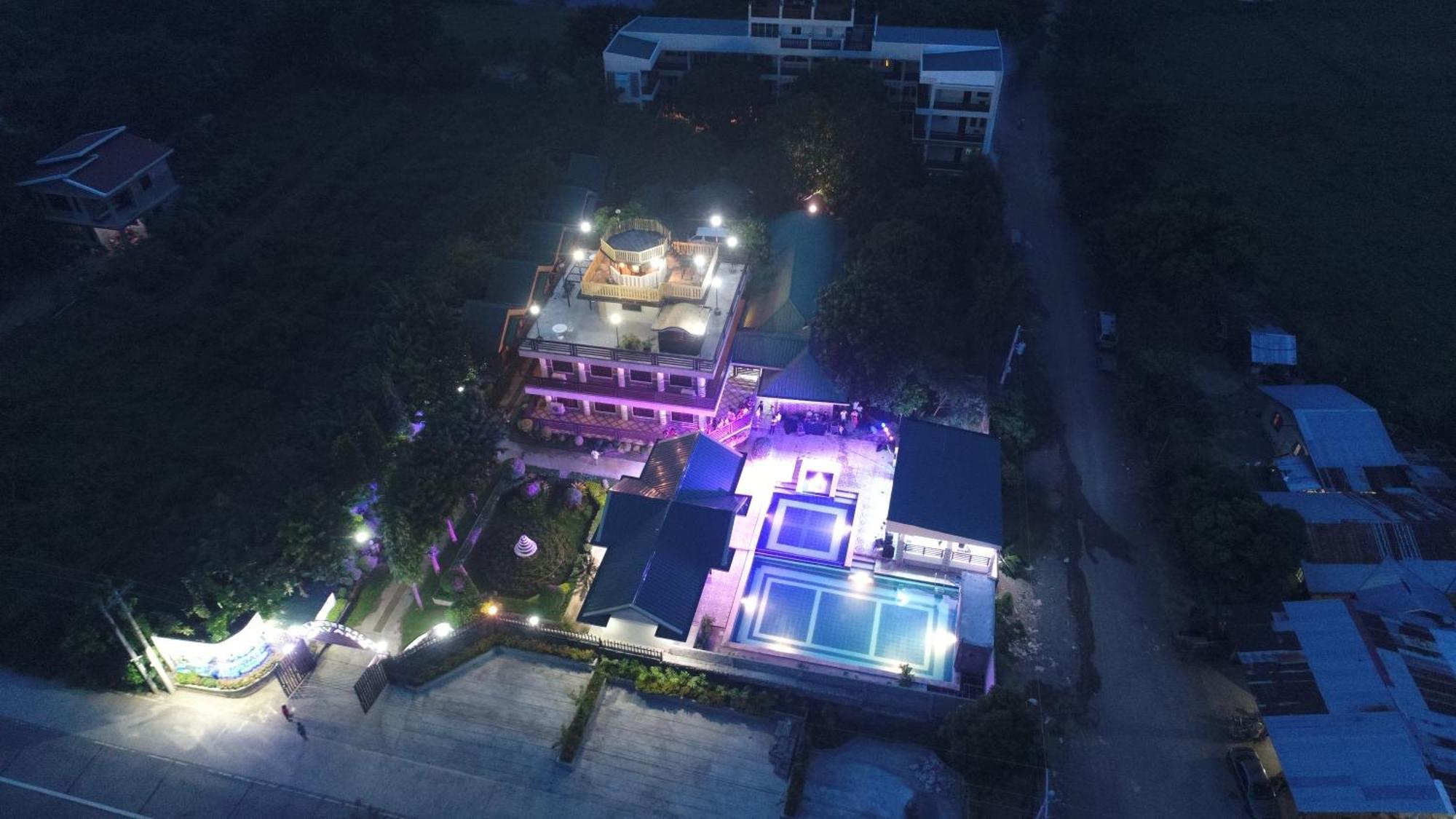 빌라 에스메랄다 브라이언스 리조트 호텔 앤 레스토랑 Palayan City 외부 사진